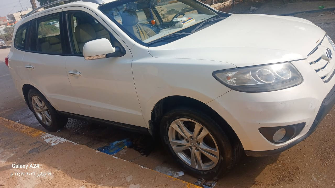 السلام عليكم 
سنتافيا ١١خليجي بدون ضربه 
رقم بغداد 
محرك ٦سلندر ٣٥٠٠
المحرك مجفت تجفيت درجه اولى غراضه  كلهن وكاله تبديل 
*********** العنوان بغداد السعر  ١٦٠
