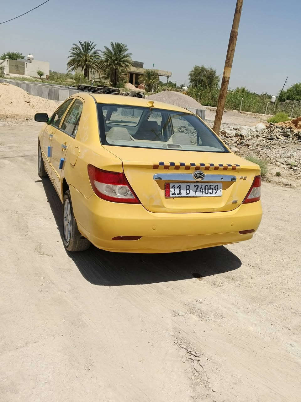 بي واي دي للبيع كفاله عامه عل وضع الشركه السنويه مجدد توه مداور مباشر رقم بغداد تبريد شرط مكينه وكثير  وحداديه ياباني سياره ما شيه قليل مكاني ديوانيه قضاء الدغاره 
مصفره من كلشي ***********
