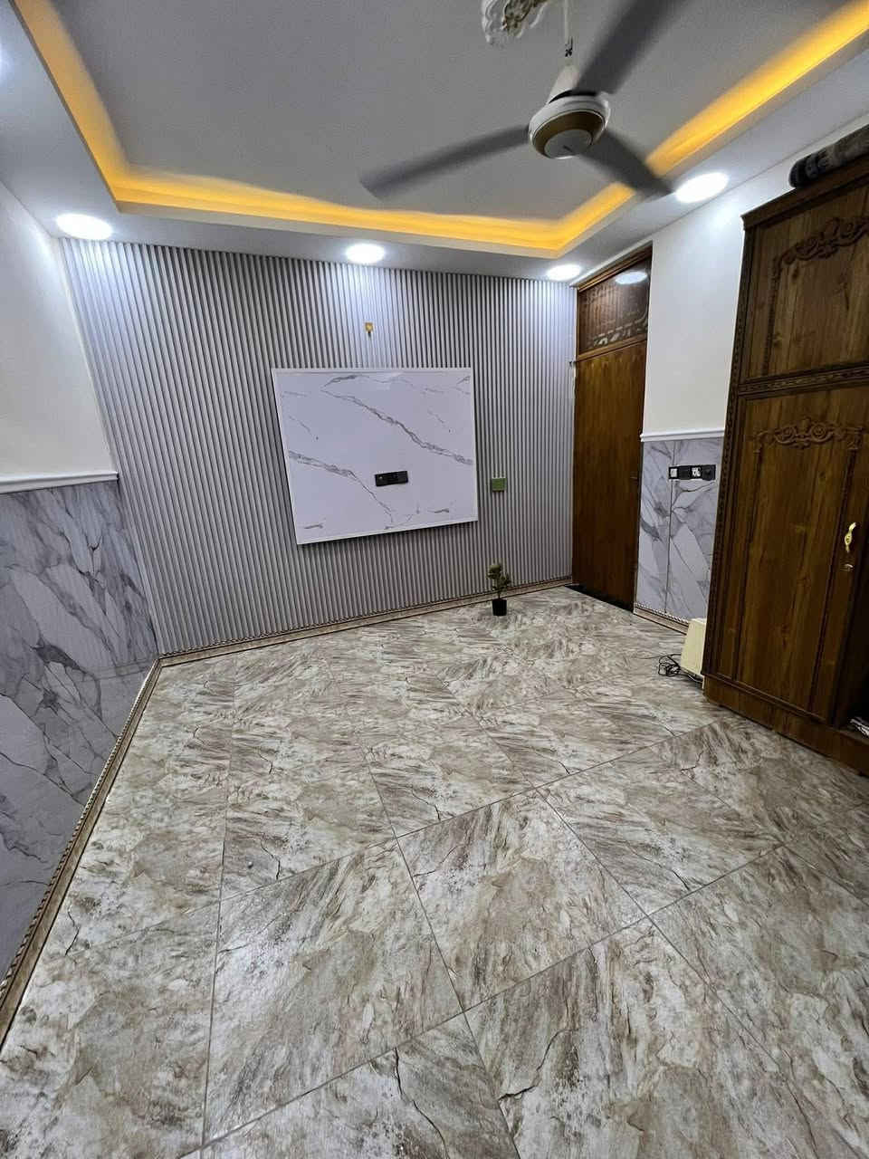 بيت للبيع مساحه 150 م يتكون البيت من غرفتين نوم وصاله واستقبال ومطبخ وحمام وترك وصحيات خارجيه 2
موقع جسر ديالى القديم شارع سواعد  اتصال ع هذا رقم *********** / ‏‪***********‬‏
