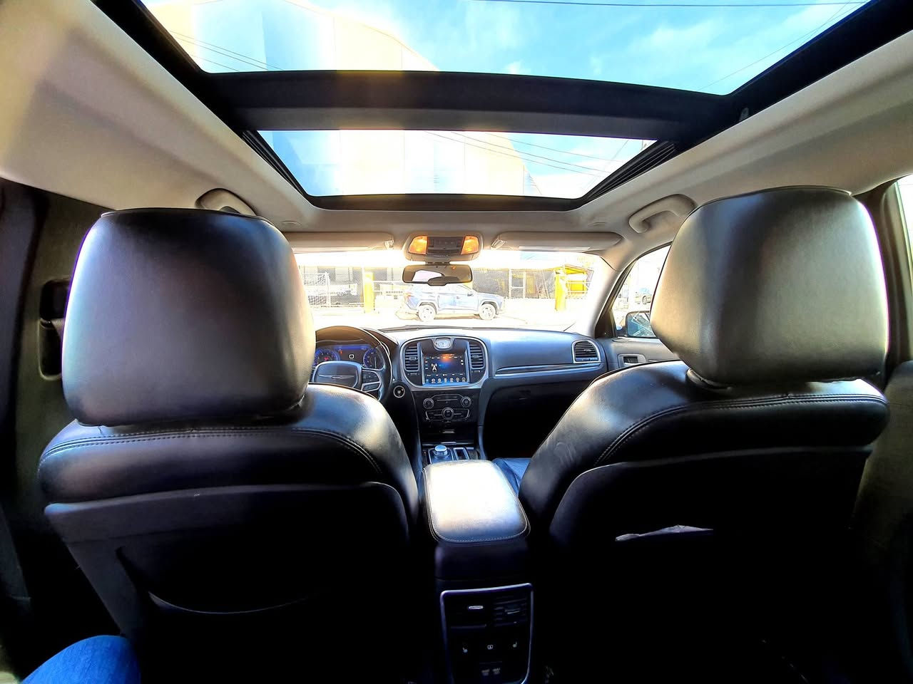 Chrysler 300C 2017
سقف بانوراما

كشنات جلد

كشنات أمامية وخلفية تدفئة

كشنات أمامية تبريد

تدفئة الستيرن

ستارة خلفية

سويج بصمة + شغال

ذاكرة خزن ميمور لوضعية المقاعد

كاميرا خلفية دوارة مع حساسات

گير ومحرك بشرط

سنوية نافذة لغاية ٢٠٢٩

الضرر: بنيد مصبوغ

مكانين صغار تعديل بارد فقط

أيرباكات سليمة بالكامل

السيارة مرقمة أربيل ومكانها أربيل
السعر:
260$

للأستفسار المراسلة على الخاص او الأتصال بالرقم (كورك واتس وفايبر )

***********
