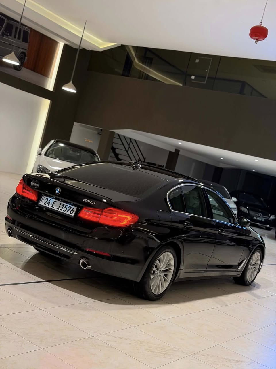 السلام عليكم
للبيع فقط BMW 530i موديل 2019
خلجي وكالة العروش بصمتين شركة وياها 
السياره فول مواصفات (بصمات وكامرات 360 درجه وفتحه وحساسا وكشنات جلد ورادار وبردات  وداتا شو وابواب سحب وبعد هوايه مواصفات ماشيه 100 الف ميل
السياره مكفوله كفاله عامه وگير ومكينه بشرط 
مرقمه وجاهزه
السعر : 260$ ورقه 
للأستفسار:***********
العنوان:السليمانية المعارض الجديده معرض (الجاف)
