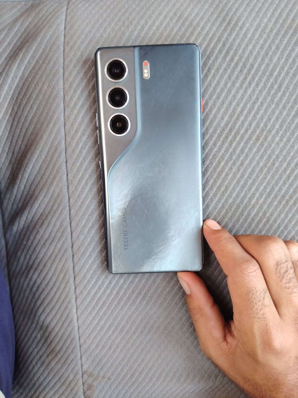 تكنو كامون 40 برو 5G للبيع ذاكره 256 رام 8 جهاز مكفول من كلشي سعر 350 وبي مجال ***********
