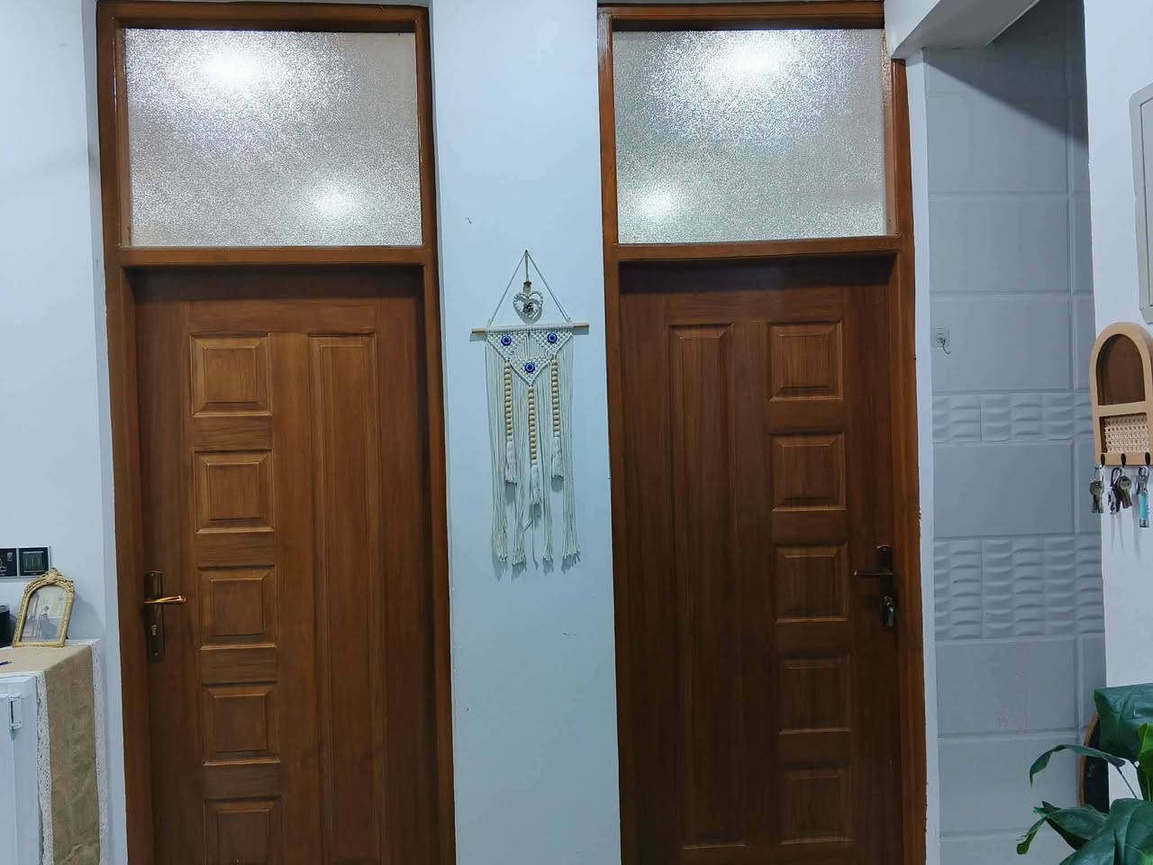 للبيع
مشتمل طابقين100م( مربع) ركن عل شارعين(بلخضراء الجديدة)زراعي مقابيل المعارض بلتحديد معرض المياحي كامل القاطين 3غرف نوم استقبال مطبخ صحيات بناء حديث سنه 2025
خدمات كامله(ماء+مجاري +كهرباء) بلباب.السعر قفل 85مليون.. للاستفسار رقم صاحب الدار ‏‪***********‬‏
