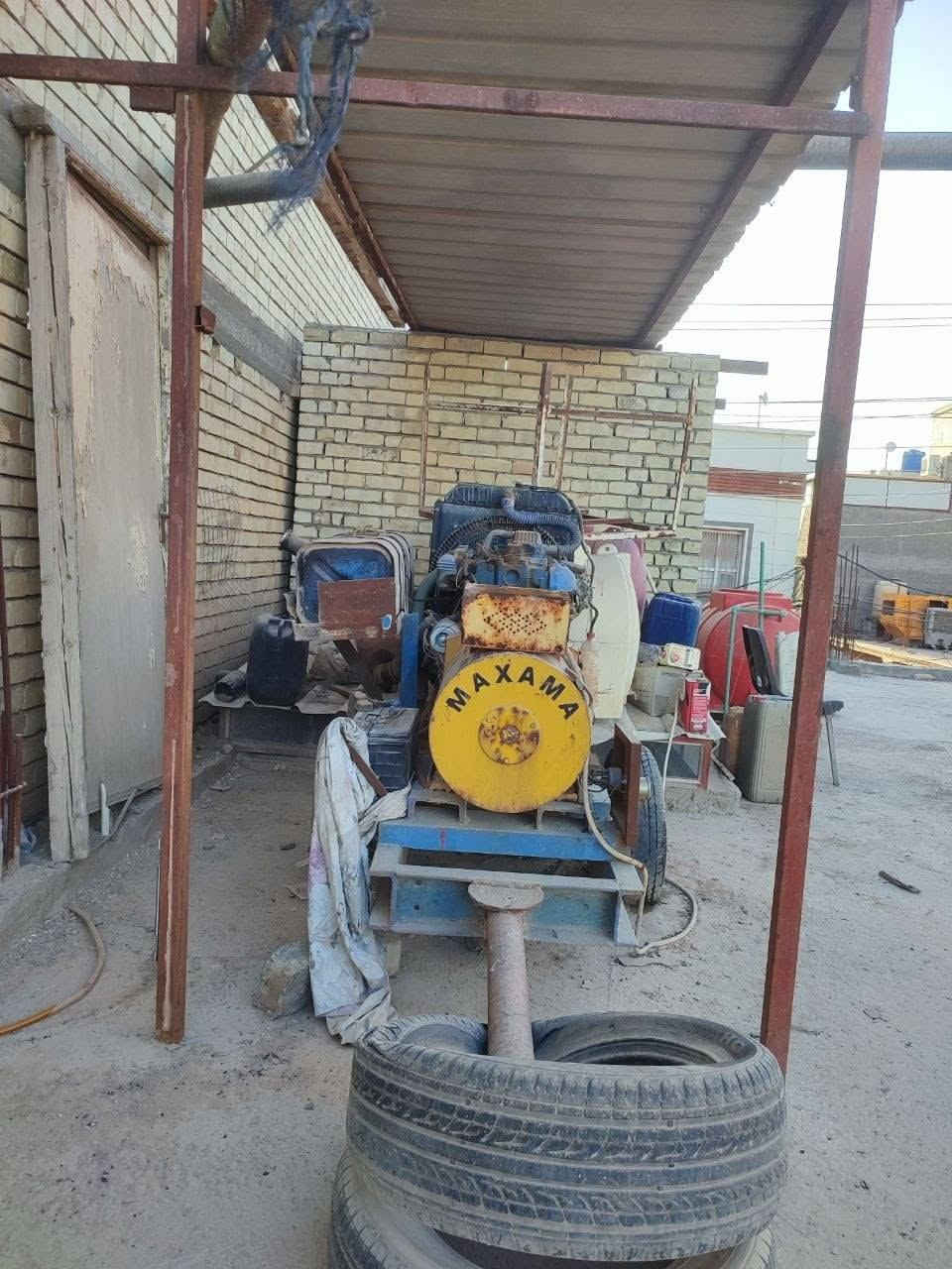غراض حدادة للبيع كتر ومكينه لحيم ومولدة كيه كلهن شرط الشغل وأي نقص مابيهن مكان كربلاء الروضتين رقم الهاتف ***********
***********
