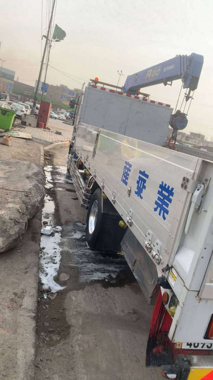 السلام عليكم هينو شيطان مديل 17 مكينه 80فول عادي لا تبخير ولا تنقيص مكينه جديده  بدي المنيوم جديد سته اله ربع  كرين راك جديد مكفول من الكسر ولفطر 3اسلايتات مخالف  رقم بغداد تحويل مباشر  ***********
