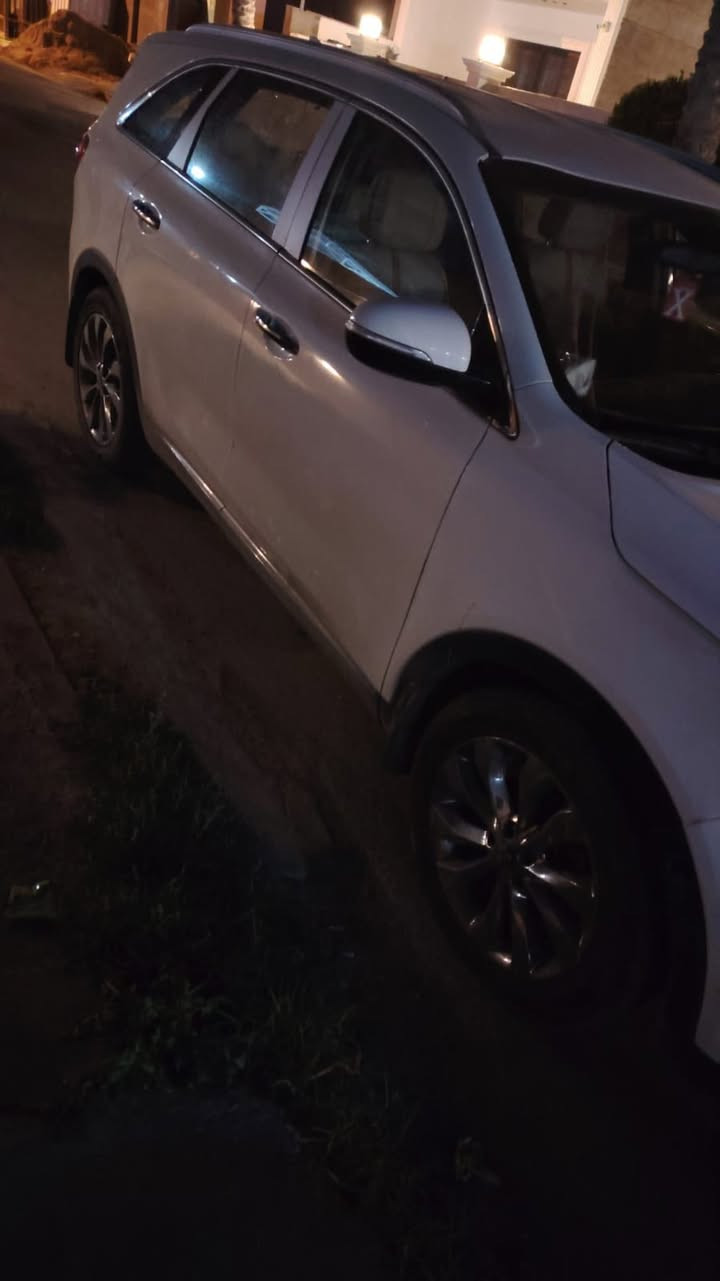 اخوان سورنتوا للبيع السيارة نظيفة كلش ماشية ٢٠٠ الف تبريد كله جديد غاز جديد السيارة EX ٦ سلندر ٧ راكب مكانهة بغداد سنوية جديد تحويل ثاني يوم
ضررهة بابين جهة الصدر بردات بلادية سستم صوت ٦ سماعات قوي كلش تبريد ٣قطع كشنات كهرباء الخلفية تدفئة العدة كاملة السيارة نظيفة كلش 
سعرهة ١٨٠ وبيهة مجال شوي


**إذا كنت صاحب هذا الإعلان وتريد حذفه لأي سبب، رجاءا أرسل رسالة إلى الدعم الفني**