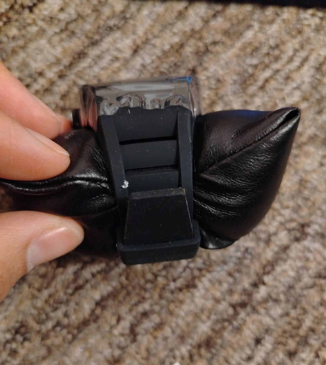 ساعة يد ميكانيكية بهيكل بشكل برميل tonneau
من علامة Megir
الحركه تعمل الساعه بحركه ميكانيكيه أوتوماتيكية ذاتيه التعبئه ممايعني أنها لاتحتاج إلى بطاريه وتعمل بحركه المعصم الطبيعيه
يسمح برؤيه التروس والآلية الداخليه مما يمنحها مظهرآ رياضيآ وفاخرآ
المتانه الهيكل مصنوع من سبيكه ومحميه بزجاج معدني مقاوم للخدش كما أنها مقاومه للماء حتى عمق 30 مترآ 3 ATM للاستخدام اليومي
الحزام تأتي بحزام مريح من السيليكون أو المطاط مما يجعلها مثاليه للارتداء اليومي والانشطه اليومي
الرؤيه اليليه تحتوي العقارب والمؤشرات على
أجزاء مضيئه تتوهج في الظلام بعد امتصاص الضوء الكافي
سعر 50 الف


**إذا كنت صاحب هذا الإعلان وتريد حذفه لأي سبب، رجاءا أرسل رسالة إلى الدعم الفني**