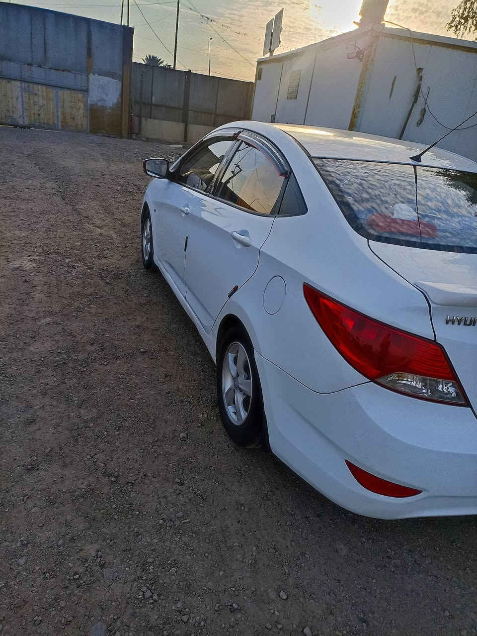 اكسنت 2013 محرك 1600دوش خليجي رقم بغداد الدولي تحويل ثاني يوم السيارة نظيفه كلش محرك كير تبريد مكفولات  تخم تأير جديد صدرها جديد غرفتها نظيفه كلش كاعيه جلد شاشه كاميرا دواره تحكم ستيرن جهتين بيها قطعتين صبغ موضح بالصور علامه حمره والباب كذلك ربعه بي بارد السعر 97 وبيها مجال ترهم مراوس اي سيارة حتى لو كيو كيو وينطي فرق  العنوان السيدية أو بسمايا  ( *********** )   ( *********** ) الشراي يتصل ويدلل
