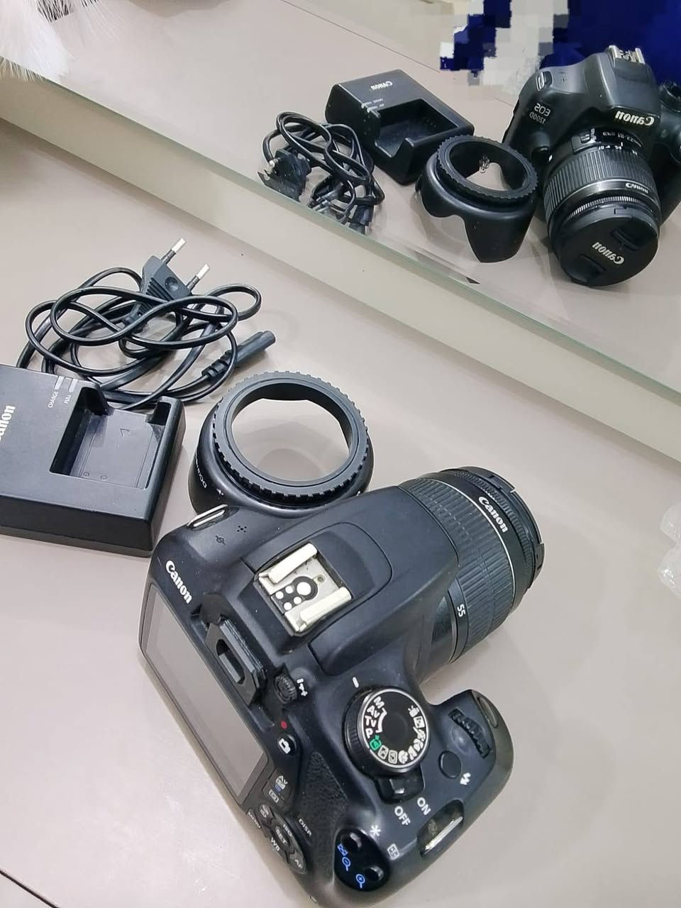 كامره ماخذها قبل فتره ما اعرفلهن اخذتها ب 350 
اقل الشهر من ماخذها انطي سعر الي يرضي الله وتعال اخذها


**إذا كنت صاحب هذا الإعلان وتريد حذفه لأي سبب، رجاءا أرسل رسالة إلى الدعم الفني**