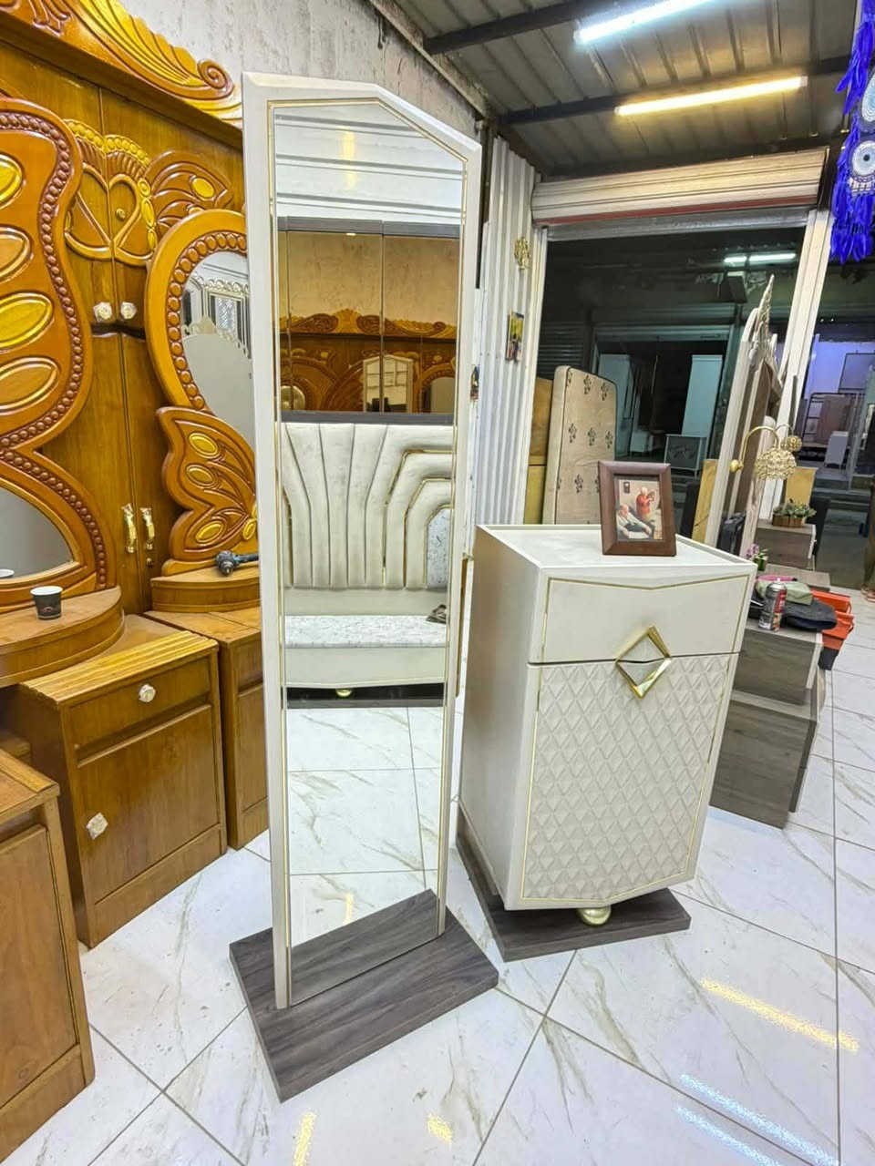 غرفة نوم مستخدمة نضافة 90‎%‎
عدد القطع 10
كنتور طفل اضافي 
كروم حديد 
جام برونزي ليزري 
شغل ثقيل 
كوالتي عالي 
نضام بيبان 
سعرها مليون و400 بيها مجال
شد ونقل داخل بغداد مجاني


**إذا كنت صاحب هذا الإعلان وتريد حذفه لأي سبب، رجاءا أرسل رسالة إلى الدعم الفني**