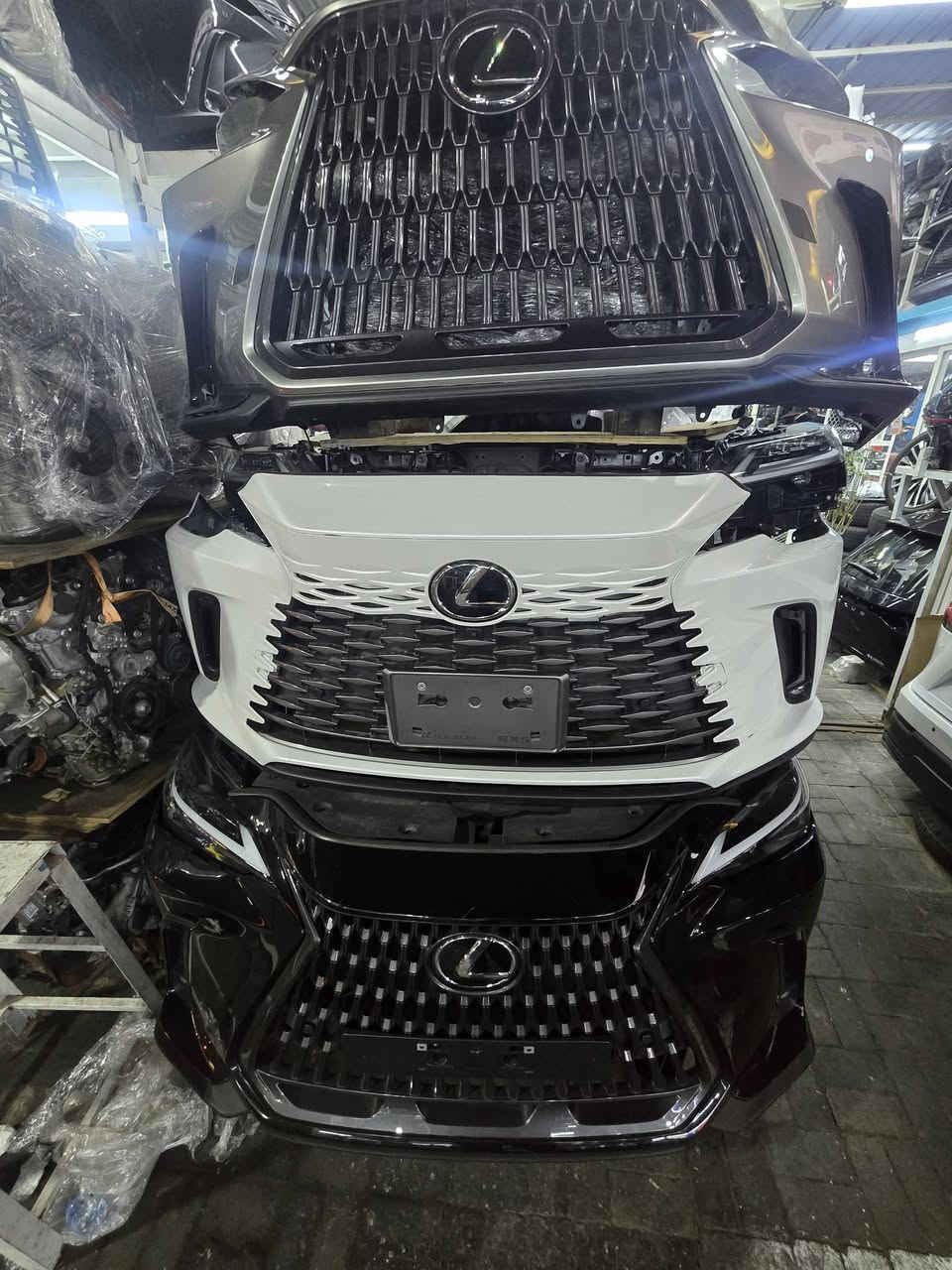 السلام عليكم ورحمة الله وبركاته
كل قطع غيار اللكزس تتوفر وتتدللون 
من دبي إلى بغداد وإلى باقي المحافظات 

وعندي هذه الفلنجات والدسكات 
للـ Rx350 موجودات ببغداد 

رقم التواصل واتس آب فقط 
https://wa.me/9647709877070

مع تحياتي وتقديري للجميع 
أخوكم اياد
