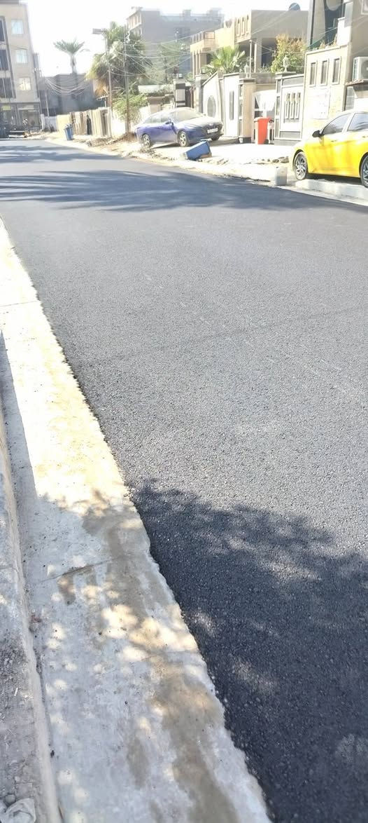 السلام عليكم
دار للبيع في شارع فلسطين حي الادريسي قرب ساحة بيروت مساحة 487.5م
واجهة 15م ونزال 32.5 م
يباع كامل او تقطيع ومبني بالحديقة مشتمل بناء جديد مساحة 60 م ويباع من ضمن البيت
الشارع عريض والمنطقة مبلطة جديد بالكامل رصيف 4 م
للاستفسار 
***********
