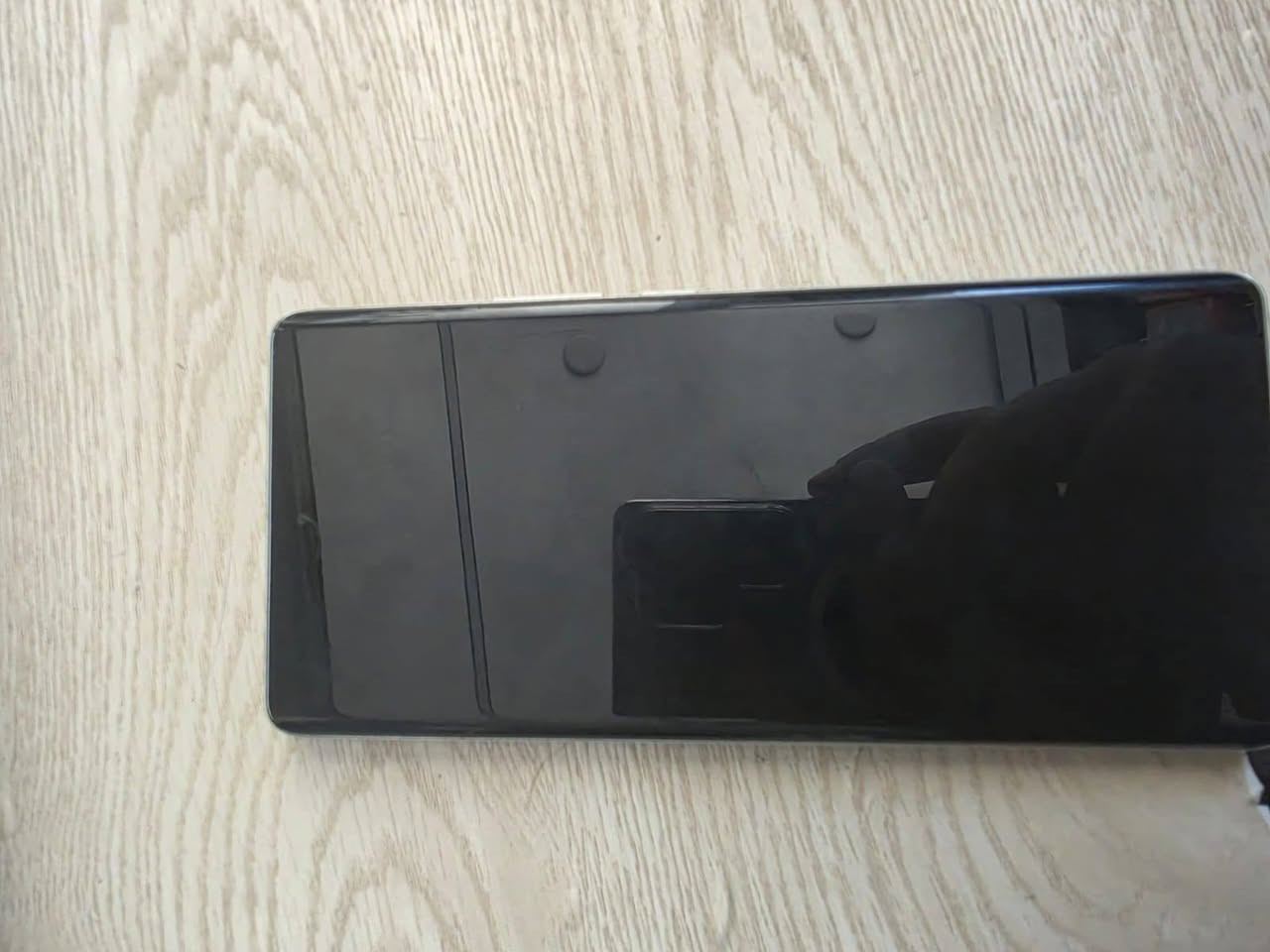 السلام عليكم ريلمي gt 6 للبيع فقط  بطارية 5500mah معالج snapdragon 8s gen 3 ذاكرة 256gb و الشاشة امولد الشاحنة 120 واط 
تردد 120 فريم بالببجي السعر 450 و بي مجال 
*********** خاص او واتساب
