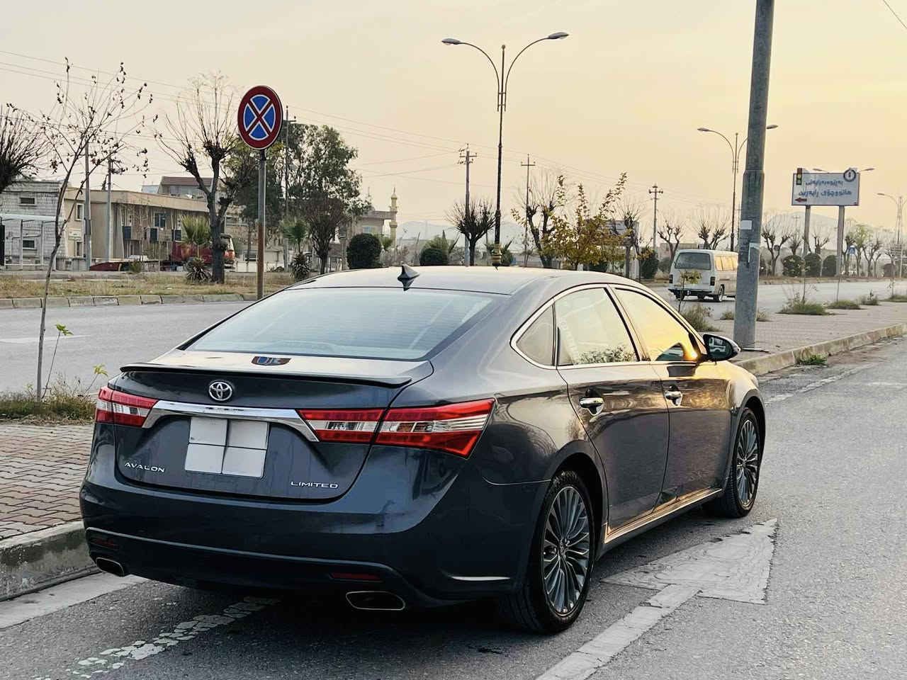 تويتا ئه ڤه لون موديل  ٢٠١٥  لمتت  فول. كوشن ساردو گه رمه  په رده يه ئا وينه را داره ناو كريمه دوو پارچه ى بو ياخه   ١٧٥$   (***********
