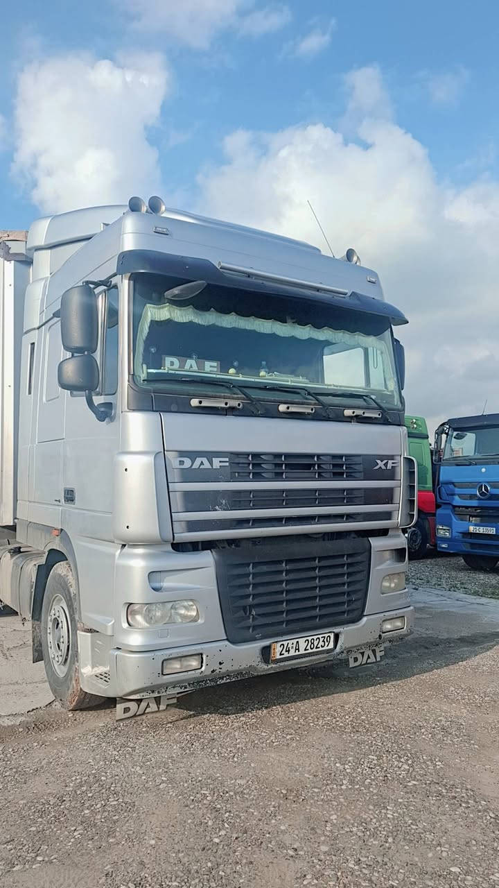 بسم الله الرحمن الرحيم 
النوع السياره . داف تاك ويل دبل قماره تريله فلات جادر مسرحيه 3 محور تاك تاير بالون  42 طن 
موديل 2001. حجم محرك  430, انجكتر 
مواصفات . تبريد . تايدر 5 طقات. ثلاجه داخل . كير عادي . دبل تانكي كاز دبل مناميه . 
عربانه جادر مسرحيه . طخم تاير ثلاجه مطبخ تانكي ماء داخل جديد طخم فافونات . عربانه شاصي قواطع خير من الله جديد
كير محرك اكسن شاصي مكفول كفاله عامه شرط 
رقم سنويه هزه جديد نيضام جديد دبل سنويه رقم دهوك تحويل مباشر 
السعر  2. دفتر معا مجال . 
عنوان معرض هوار طريق دهوك موصل جمبور عميريه 
***********
***********
***********
