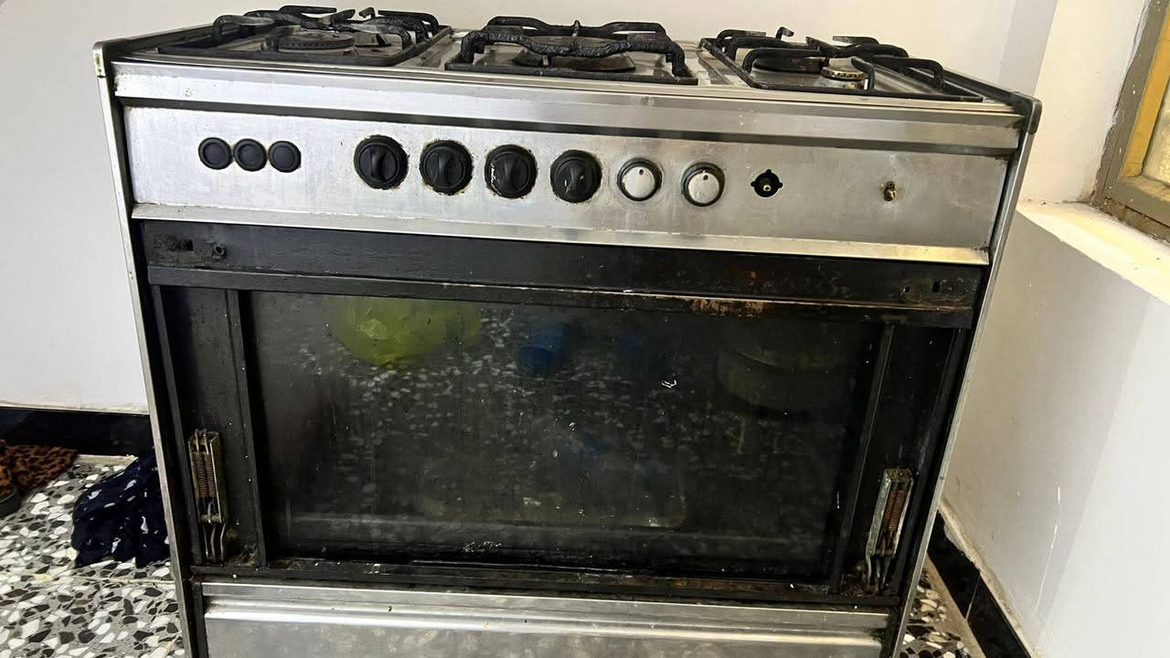 طباخ سعره 65
كاونتر نضيف سعره 100
كراسي ب 20
مكاني ابو غريب النصر و السلام بي ***********
