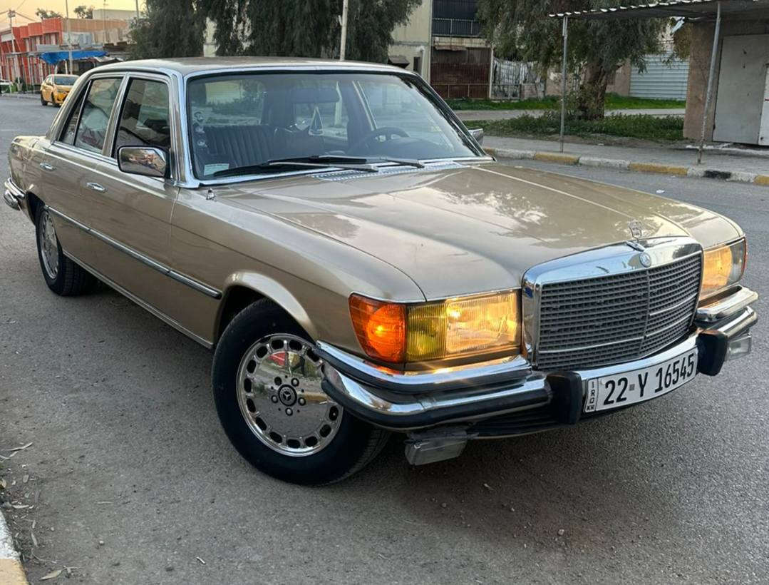 للعشاق كلاسيك  للبيع مارسيدس  450SE موديل 1973 السيارة وكاله كلها بشرط كيرمحرك تبريد تدفئه كهربايات  كلها شغال وبي وضع شركة ماشيه 17 الف حقيقي اسبير مانازل السيارة كلش جديد سنويه ورقم وهزه وبراد جديد شرط تحويل ووكاله السيارة مال بيت وجانت مضمومه ومامشي اخت زيرو السيارة فول مواصفات السعر تعال خاص اذا شراي وتدلل العنوان كركوك الواسطي شقق الغاز***********
