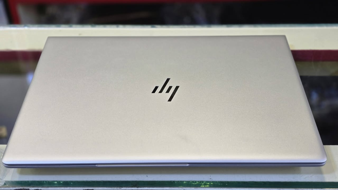عرض خاص لدى شركة قصر التقنيات
💻 لابتوب HP EliteBook 840 G6 
⚙️ المعالج:Intel i5 Gen 8
🧠 الرام: 8GB
💾 التخزين: 256GB SSD
     كارت شاشة داخلي 
🖥️ شاشة حجم 14n slim
🔋 أداء قوي وسرعة عالية، مناسب للدراسة والعمل والمهام اليومية.
Batterie 🔋 excellent
💰 السعر:280,000iqالف
الملحقات🎁شاحنة اصلية🔌 وحقيبة💼 وماوس🖱
📩 للاتصال أو الاستفسار يرجى التواصل على الارقام
***********. ***********
العنوان.  موصل المجموعه الثقافية مقابل متحف الجامعة
يوجد توصيل لجميع المحافظات 
اسعار خاصة لمكاتب الجملة
