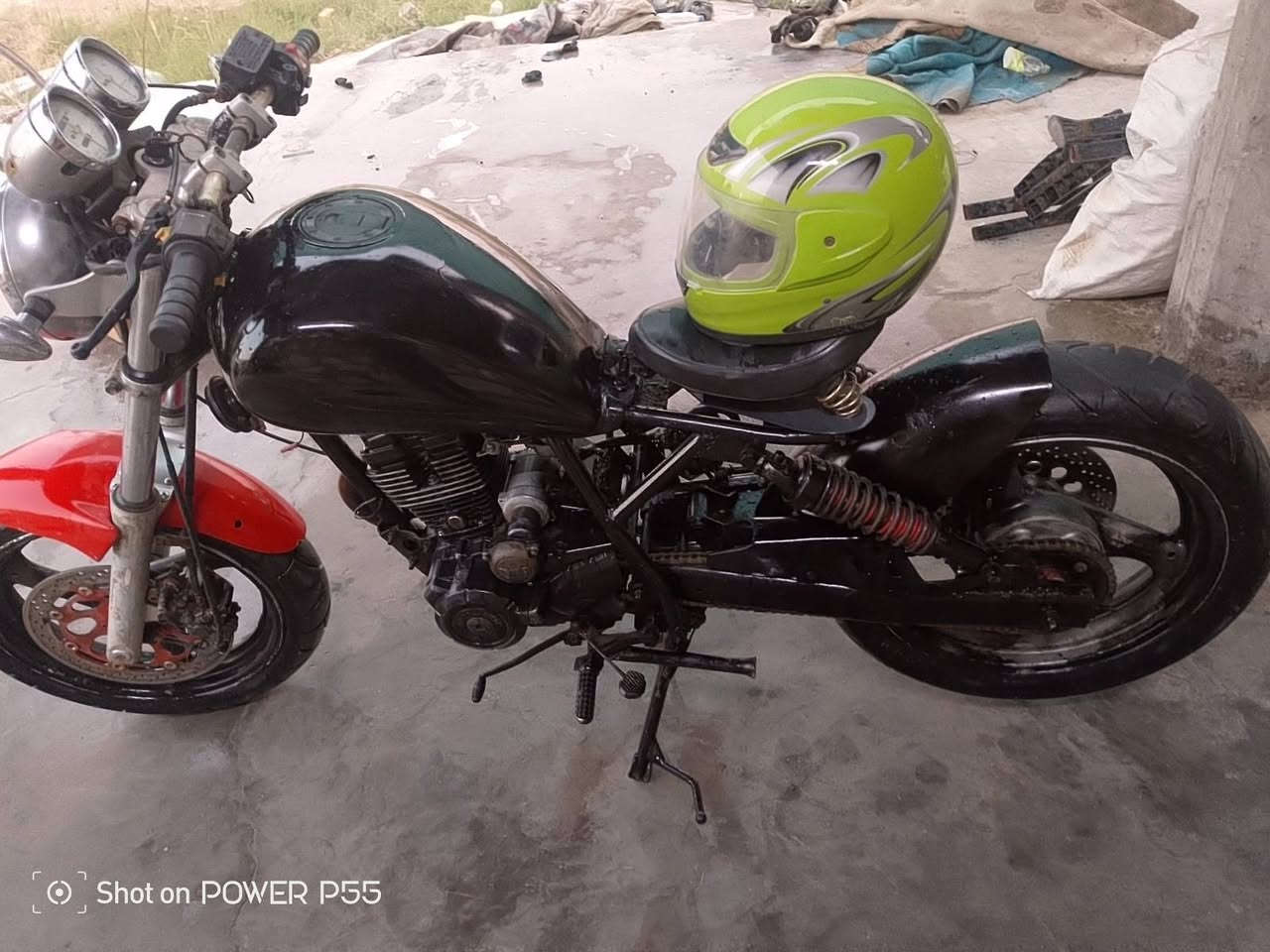 السلام عليكم متاح دراجه للبيع محرك 200cc ضفيره جديده الدراجه كامله ع فحص فقط عوزها بطاريه كامله عوزها ترتيبات بسيطه السعر 300 وبيه مجال العنوان بابل جبله حي المهندسين الرقم ***********
