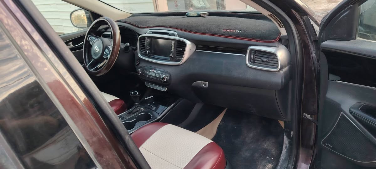 السلام عليكم للبيع كية سورنتو موديل ١٦ وارد أمريكي  كلين بدون حادث فقط البنو راما  وكلير بالجاملغ الخلفي   ٦ ستند ٧ راكب كشنات جلد تدفئة. تبريد ٣ فول مواصفات ما عدا الكامرة الأمامية رقم بغداد فور ويل حساسات خلفية صندوق ذكي بالإضافة هواي مميزات ما ذاكرها السعر ١٦٨ قابل للتفاوض هاتف ***********
