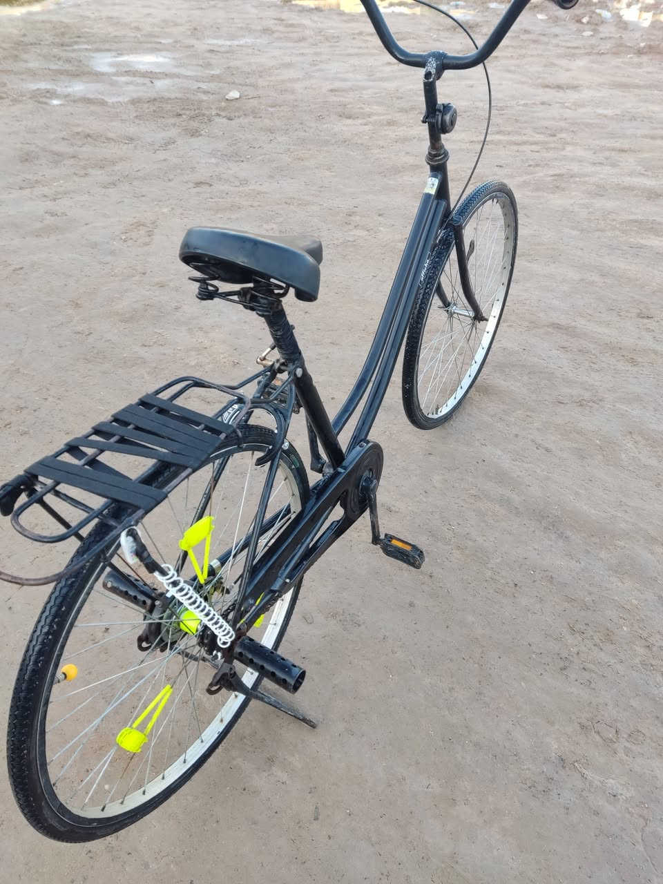 السلام عليكم 
باسكل حجم 26 شركه اوفيج شركه معروفه ومرغوبه 🚦
مديل 15 باسكل اخو الجديد نضافه فول كامل ماناقص برغي 🚦
الباسكل ويا جاملاغات و بريك كدام و غراض هديه ويا🚦
مكاني نجف حي نداء 🚦 السعر 95 استفسار خاص او تدك على هذا رقم ***********🚦
