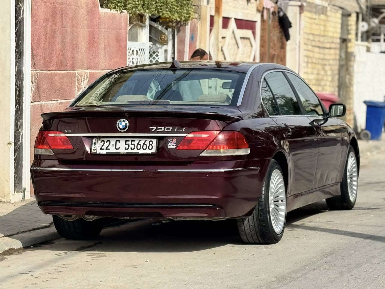 السلام عليكم شباب 🫡

سيارتي للبيع والسبب عاجبتني E60 🫡
BMW730Li خليجي
اللون عنابي رقم اربيل بسمي تحويل ثاني يوم 
ماشيه تقريبا فوك ال300 الف 
بدون حادث فقط باب عكس السايق بي بارد ومشخط بعده عله وضعه والدعاميات مصبوغات 
السياره مو فول مواصفات 
مقاعد الاماميه كهرباء 
5 بردات الخلفيه ينرادلها ليطه 
صندوق فقط ماطور شفط
عليها تايرات نضافه 90‎%‎ 
ويل شعاع الخلفي انفطر وصلحته والباقيه مكفول 
صدر اماميه خير من الله 80‎%‎ 
والصدر الخلفي جديد بدون عيب 
الجوبلسات الخلفيه ملغيات شادلها دبلات 
النقوصات البيها 
1- ماطور الزاكات مال الجام مادري شبي 
2-ليطه البرده الخلفيه 
3 الكشنات الاماميه تعبانات لو يتبدلن لو دوشمه 
وما اعتقد اكو نقص بعد 😅 
الغراض الي استبدلتهن 
السياره بدلتلها كير لئن كيرها خبط مي ودهن بسبب البراد مال الكير يعني بدلت 
1- كير وبراد كير وتم غسل المنظومه مال التبريد بلكامل 
2- فريز تبريد شرط تفصيخ واريد يابان بيدي فتحته من الدشبول 
3- كمريسر مال صقر بشرط زيرو 
4-فيتبم اصلي تفصيخ من محمد رعد وفلتر بانزين السقف مال السياره اشتغلته كنتاره بيجي بلكامل شغل درجه اولى وعليها كاعيات كاربد وجلد 
محرك السياره مكفول بشرط من كل عيب فقط بي مباوك مال هوى من تشتغل السياره وهذا بسبب الدايفرام والكل تعرف واني عايفه عله حطتها 😅 دهن استخدم رافينول اصلي وكاله 
السياره عليها بولش ضمان 2سنتين 
البنيد مال السياره بي نمش مال حصو شيء قليل ومن صفحه السكن هم لئن الباب مضروب بتل مال رمل 😅 وصار بيها نمش خفيف اسف عل اطاله بس هاي كل تفاصيل السياره حته ما اتعب احد اقره وشوف التفاصيل وخابرني وتدلل سعرها 135 وبيها مجال للشراي وبلعافيه علياخذها عنواني بغداد الشعب وهذا رقمي *********** واسف عل اطاله 🫡
