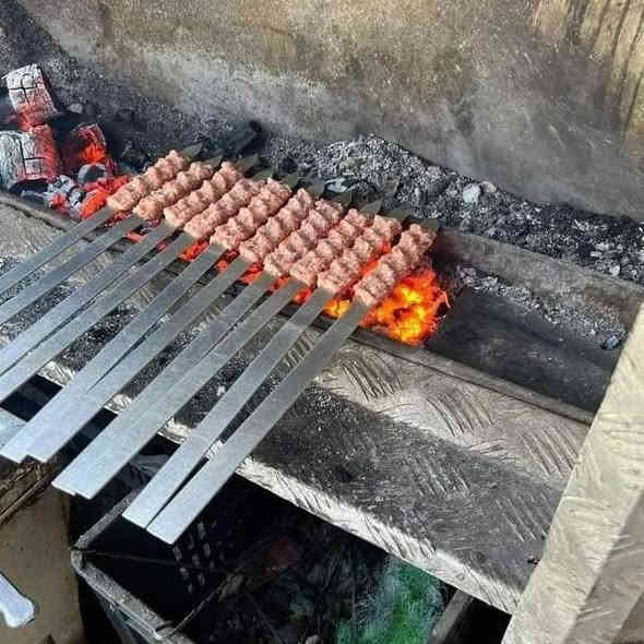 بسم الله الرحمن الرحيم
تعلن قصابة ابو تراب عن تخفيض سعر كيلو كباب ١٤٠٠٠ بدل من ١٦٠٠٠ / لحم عجل عراقي على ذمتنا
توجد خدمة توصيل كل مناطق الكوت ٢٠٠٠ دينار فقط للحجز على الارقام التاليه
***********
***********
