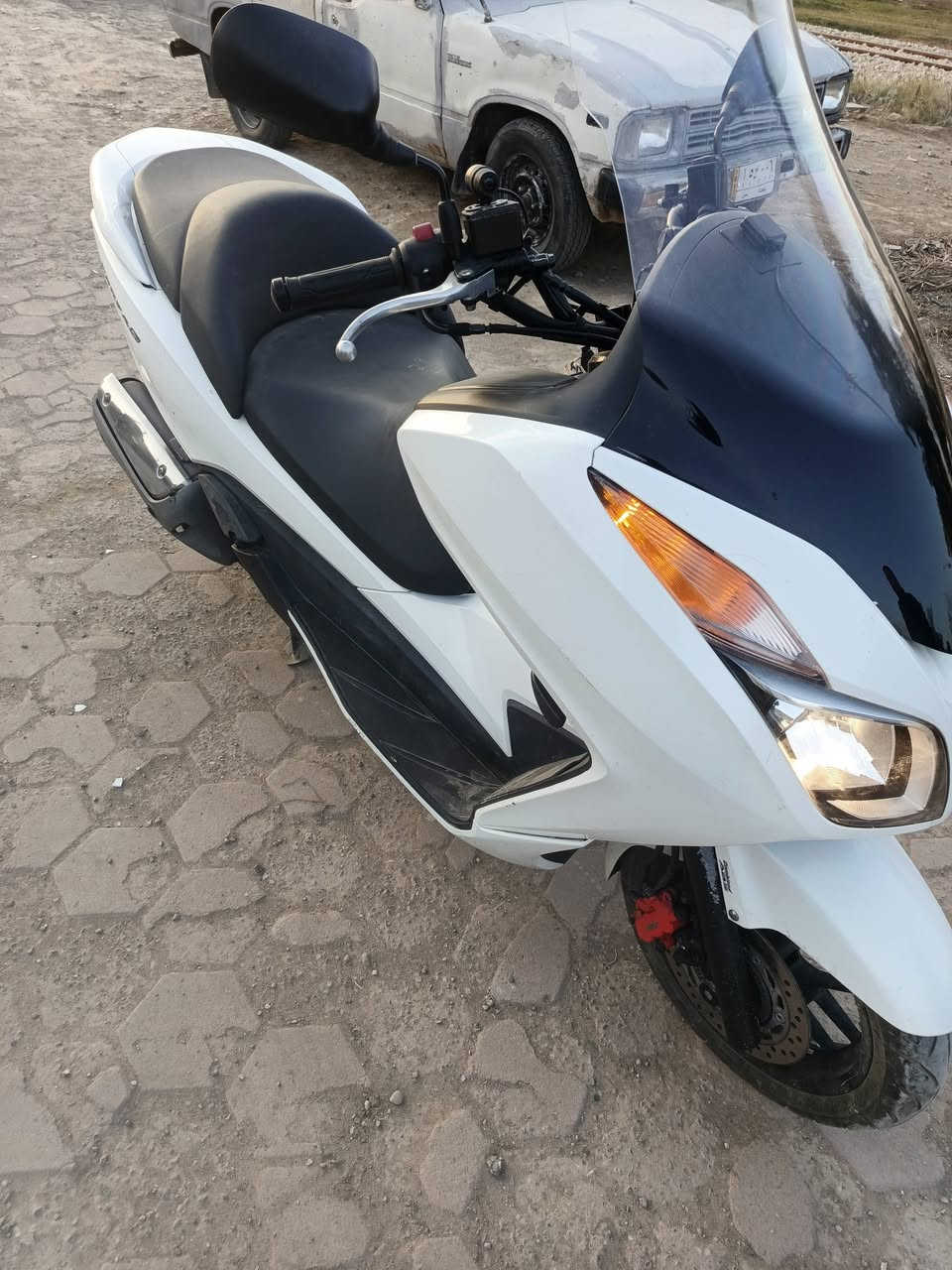 سلام عليكم دراجة   12 0 نضافة 95 ب 100 السعر 18 ورقة وبيه حك الجيه مكاني الدوره ***********
