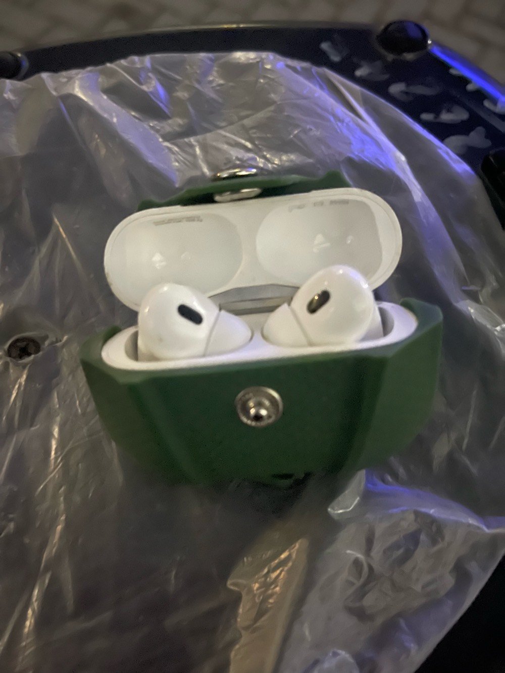 سلام عليكم ايربودالاصليه ابل جديده بطاريه ١٠٠ ما مستعمله الشراي يتصل بغداد حي اور
*********** 