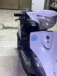 دراجه للبيع ماكس عدله ١٢٠ لون ابيض مكفوله المكينه من الفتح او التبديل ...