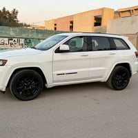 للبيع جيب موديل 2017 بلاك توب فول  وارد امريكي حادثها موضح ب الصور تبد...