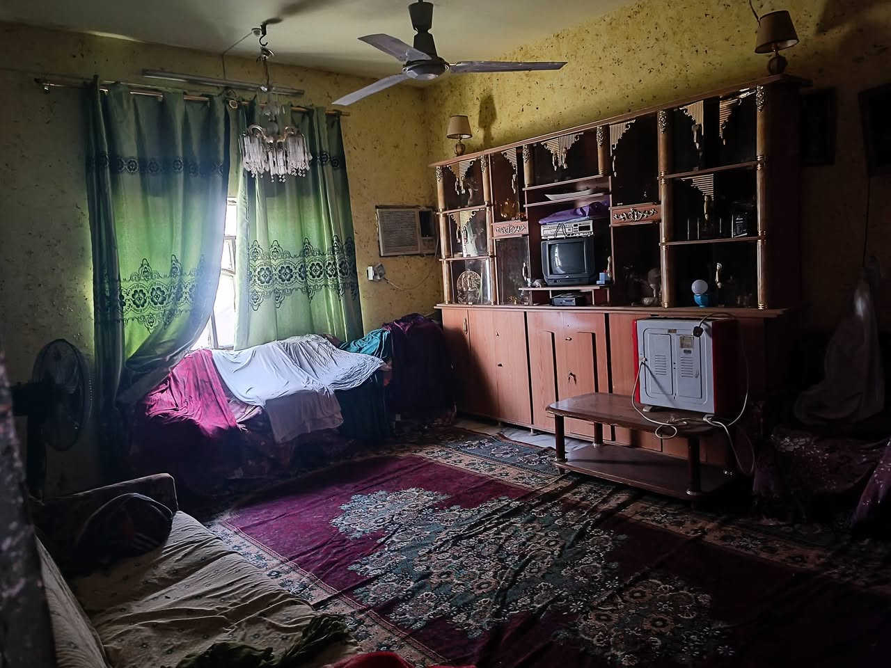 متاح بيت
مكلف بالنشر 
مكان البيت السنيه حي الحسين 
البيت ركن طابق واحد 
المساحه 150 متر 
قرب مولده حي الحسين 
للاستفسار رقم الصاحب دار ابو حيدر 
‏‪0780 477 4819‬‏
