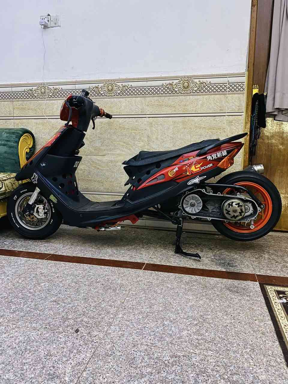 سلام عليكم دراجه للبيع خواتها كاعد ينباعن ب25 ورقه وب30 وفوك اني ابيع بثنين ونص وجوه جوه سوك كفيان شر الدراجات مو اكثر بقت عندي هيه بس هاي دراجه ورد فتك من سألفت دراجات بعد مكنتها سم 68 تتمارك كلها مطابقه الشراي صدك يدخل خاص وماقصر ويا دراجه مزوعه تزويد للخير ***********
