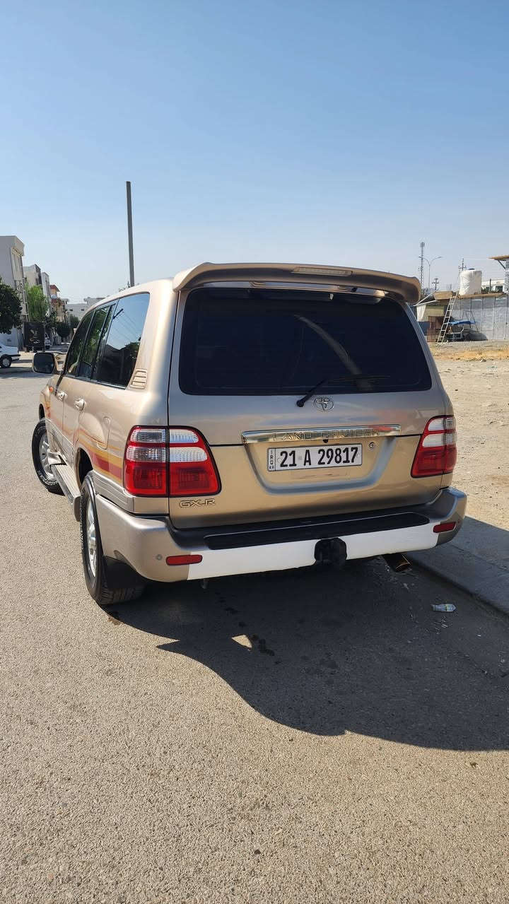 مۆنیاکا مۆدێل 2005
فول ماسەفات
بێ بۆیاخ و بێ سارد
تەنها 210 هەزار ڕۆشتوە
***********
