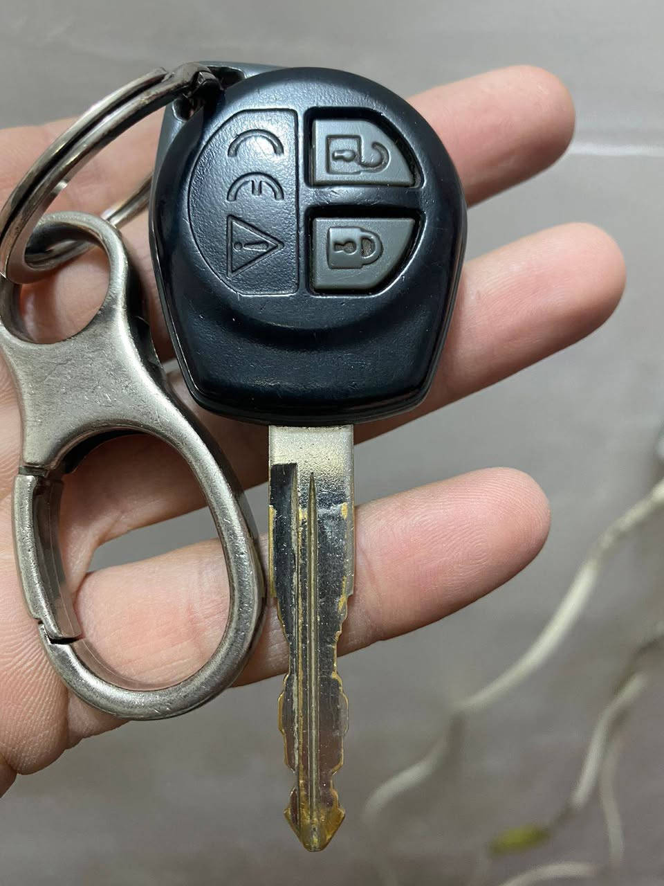 السلام عليكم للبيع سازوكي ٢٠١٩ ماشيه قليل سيارة حلوه وجاهزه العنوان بغداد الكاظمية 
السونار مرفق مع الصور  السعر ٨٠ وبيها مجال للاستفسار الاتصال ***********
