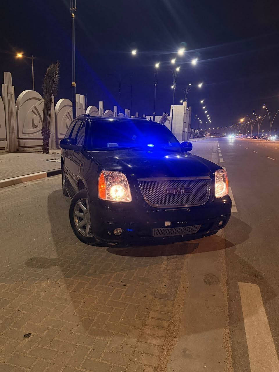 يوكن دنلي فول مواصفات فووول
ادوات موديل ٢٠٠٩ السيارة جديدة بمعنى الكلمة 
متومة طبق الاصل رقم دك وسنوية 
كفاله من الكص 
مكينة كير كفاله كسر كارتون 
تبريد ثلج فتحة بالسقف
كشنات كهربائية 
الكشنات الخلفيه سياحية 
الباب الخلفي كهربائي 
ااسعر ٨٨ وبيها مجال بيع مستعجل 
العنوان البصرة
رقم الاتصال ***********
