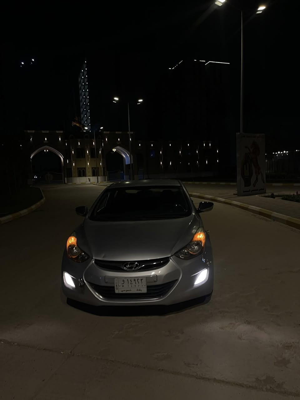 *الانترا موديل 14 خليجي 
*سيارة مكفولة من حادث بس بارد قليل 
*تخم تايرات 
*منضومة مال غاز بيه
*شاشا و تبريد 
*تحكمات ستير نص فول 
*لد داخلي شاد بيه 
*رقم إنكليزي 
***سيارة بسمي ساكن بغداد دورة
(سعر سيارة 107 وبيه مجال قليل )
سيارة حلوة خير من الله 
رقم هاتف ***********
