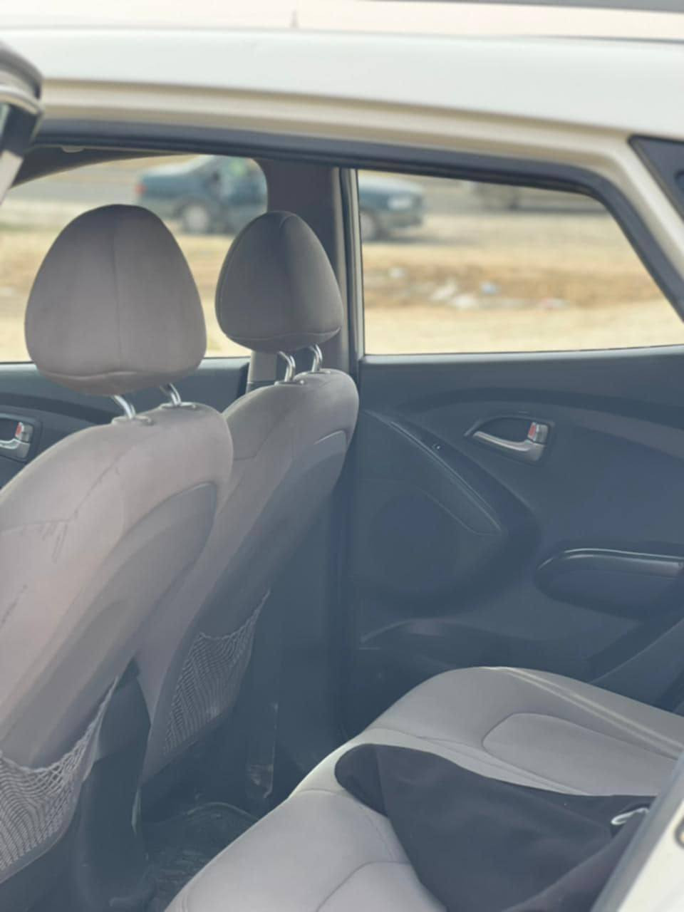 توسان موديل 2011 خليجي رقم شمالي سياره جاهزه برغي ما ناقصها السونار موضح بالمنشور سنوية جديده تحويل السعر 140 العنوان سامراء 
التواصل 
***********
