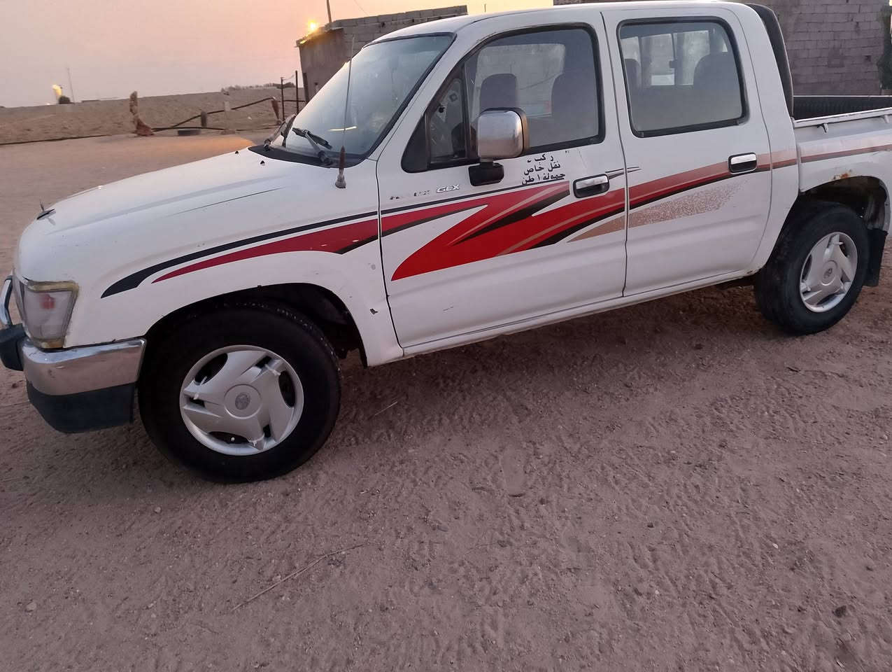 السلام عليكم سياره موديل 2001  رقم انگليزي السنويه مجدده لـ2030 مكينه وگير وتبريد وتخم تايرات  سياره مكفوله بيه خياس قليل مكان البصره الزبير السعر 80 وبيه مجال للشراي     للأستفسار ***********
