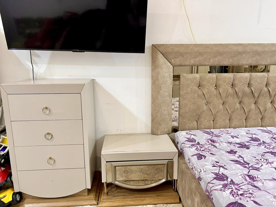 غرفة نوم تركية مستعملة نظيفة 100/100
شهداء البياع ***********
بمليون وبيها مجال 🤍🤍🤍
