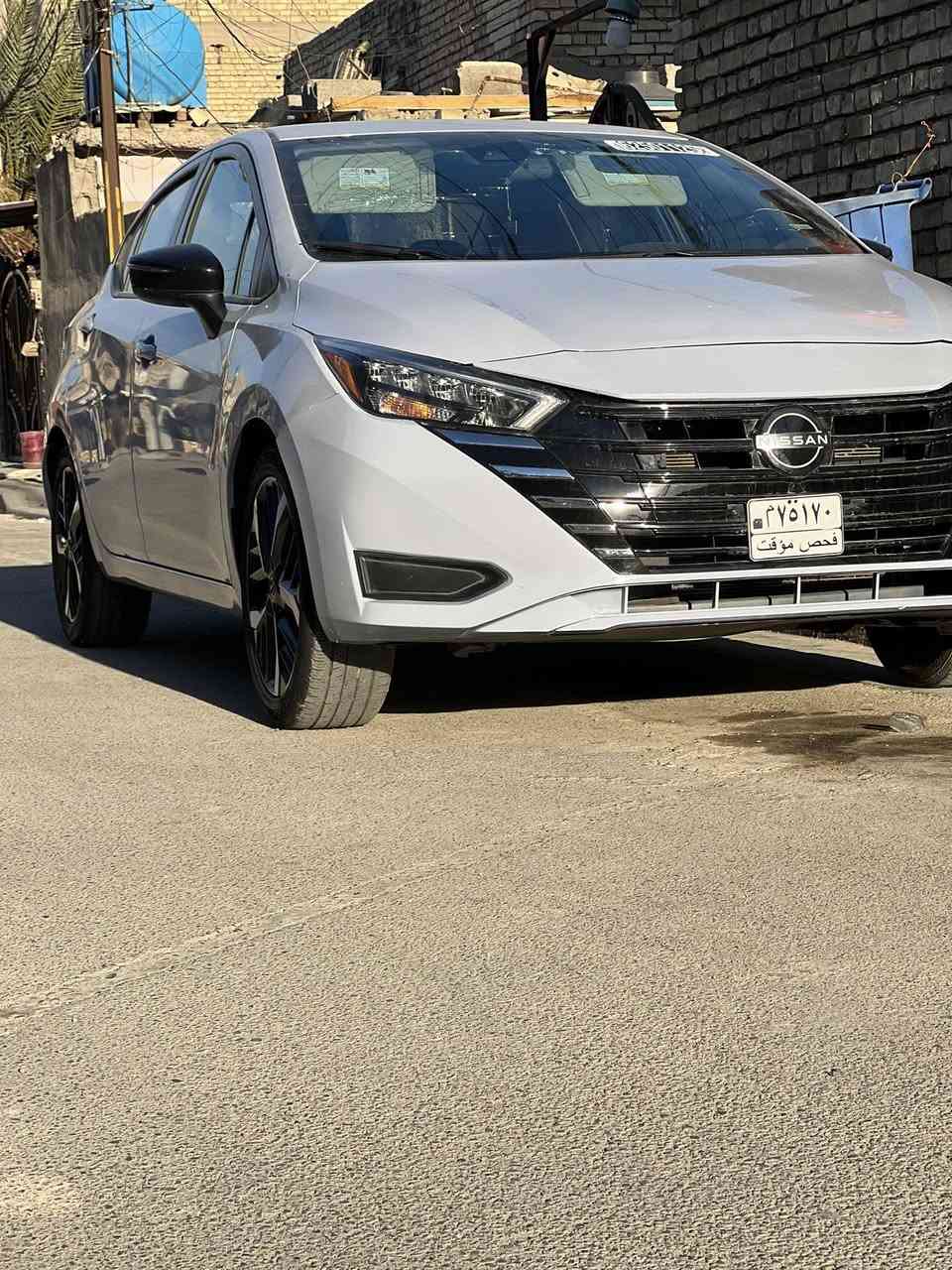 السلام عليكم البيع نيسان فيرسا موديل 2024 فول مواصفات SR حادثها موضح بصور بدون شواصي بدون لغود بدون بدنه فقط تبديل بنيد ودعاميه فقط السياره بسمي اني الي مستوردها سعرها ب112 وبيها مجال بسيط جداً ملاحضه السياره بدون رقم ***********
