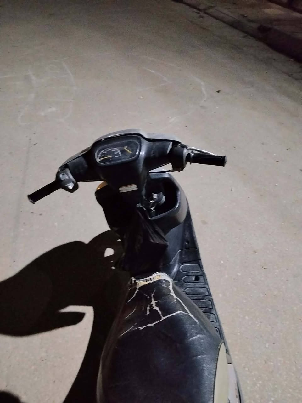 سلام عليكم دراجه بتره للبيع كهربايات كله شغله نكره سلف هندر مكينه مفتوحه بس بستم  لسعر 275 عنوان ناصريه مركز هاتف ***********
