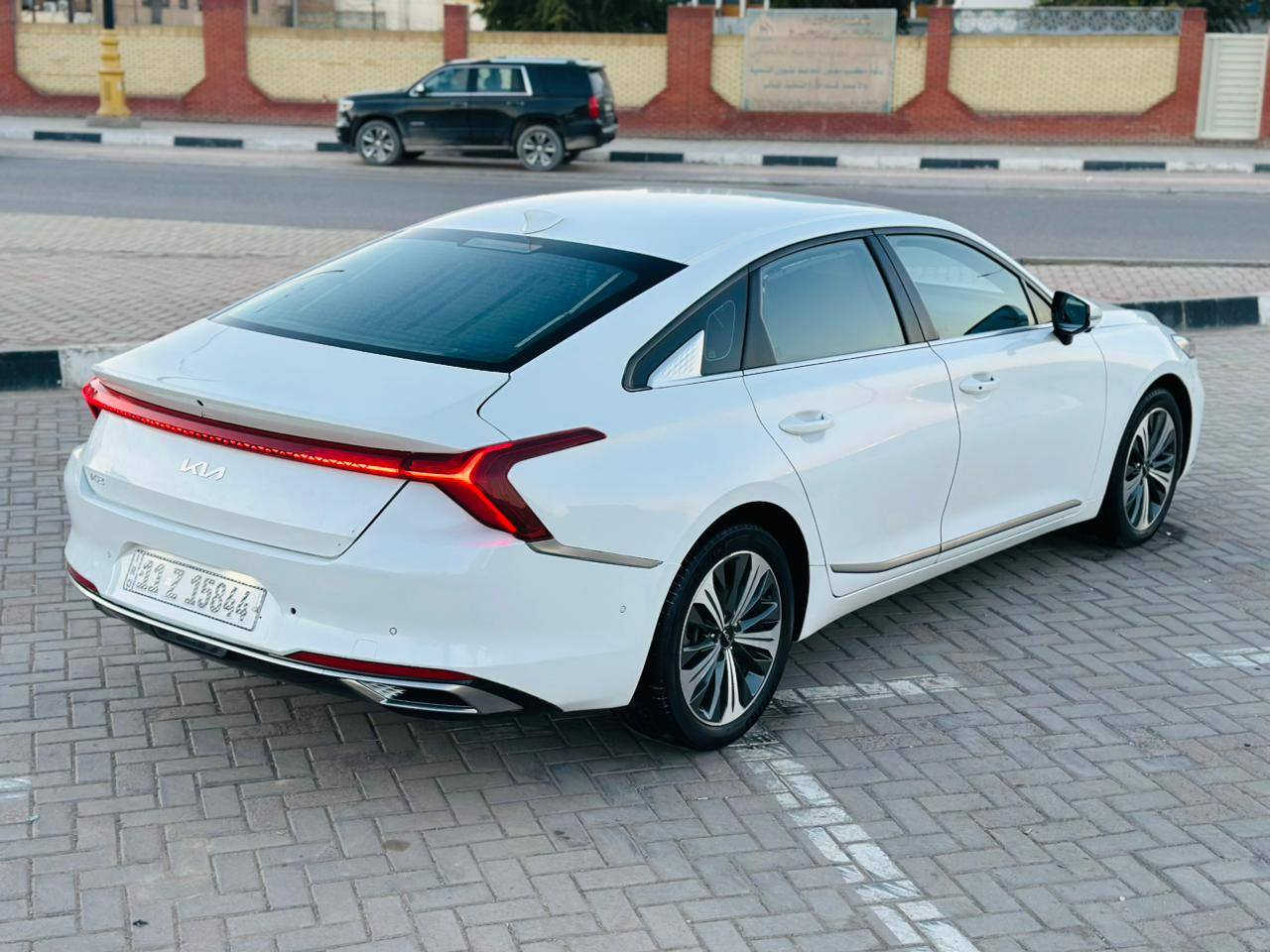 🚗 للبيع للستفسار***********
📣 كيا K8 هايبرد – موديل 2023

🌍 المدينة - كربلاء - حي ضباط

السعر 188
✅ المواصفات
• محرك 1.6 تيربو هايبرد اقتصادي جداً

• الضرر: جاملغ صبغ فقط
• رنكات 18 إنج
• ناقل حركة أوتوماتيك ذكي
• نظام دفع أمامي
• تشغيل بصمة + دخول ذكي
• شاشة عدادات رقمية كاملة
• شاشة وسطية كبيرة مع نظام ملاحة
• دعم Apple CarPlay و Android Auto
• مقاعد جلد فاخرة
• تحكم طارة متعدد الوظائف
• مثبت سرعة
• كاميرا 360 درجة
• حساسات أمامية وخلفية
• إضاءة LED كاملة
• شاحن لاسلكي
• مكيف إلكتروني مزدوج
• أنظمة أمان كاملة: ABS / EBD / مانع انزلاق / تحذير الاصطدام / المحافظة على المسار بعد موصفات ترجع وتتقدم على ريمونت سياره كومه موصفات شنو تريده بيها
