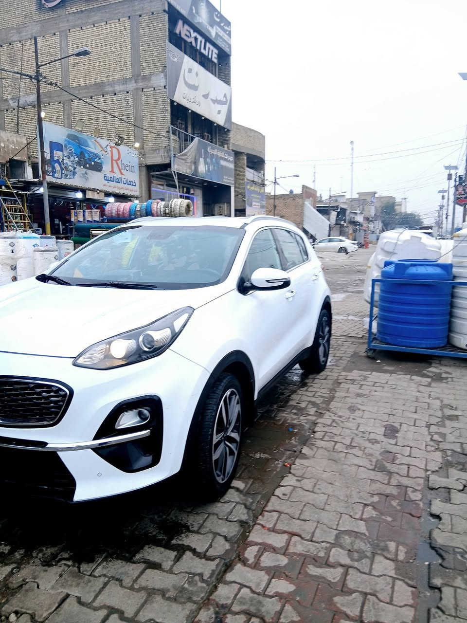 السلام عليكم.. للبيع اسبورتج 2020 خليجي محرك 2000 دوش ماشيه 66k تبريد قطعتين تبريد بيانو تشغيل عن بعد أبواب وتشغيل بصمه صندوق كهرباء ترحيب باليدات الباب مكفوله من الصبغ والتبديل بارد بالباب الصدر وطلقه بالبنيد السعر 206 باسمي تحويل ثاني يوم غرامه 200 الف على البايع موبايل *********** وات ساب نفس الرقم
