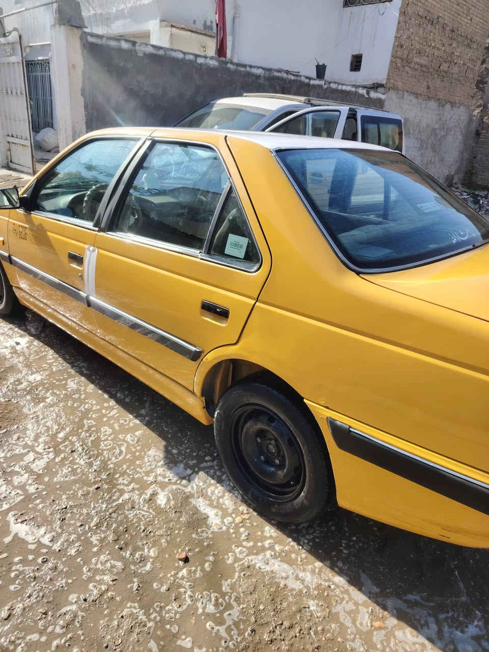 السلام عليكم بيجو موديل 15 منضومة غاز تبريد ثلج كير ومكينه خير من الله السياره مال جناي نضافة الكشر 99٪ كهربائيات كلها شغاله السياره باسمي تحويل ثاني يوم رقم انكليزي بغداد هزه ماساقطه السعر خاص ***********
