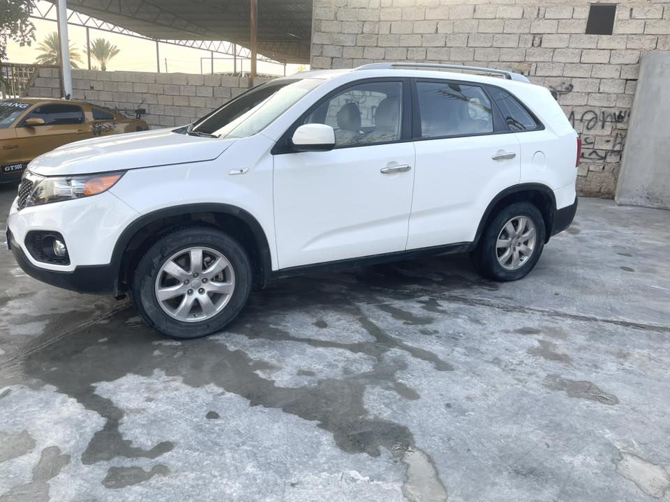 السلام عليكم للبيع فقط كيا سورنتو 2012    خليجي رقم اربيل. الجديد   محرك 4 سلندر دوش 7 راكب  تخم تاير صدر جديد كير ومحرك  شرط مكفولات سياره جديده وجاهزه  سنويه جديده  بيه قطعتين صبغ بدون دواخل سونار مرفق مع المنشور مكاني سامراء السعر 135 بيه مجال لشراي ***********
