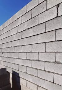 خلفه بناء بلوك وفرمستون شرط الوزن والعداله 07770780793