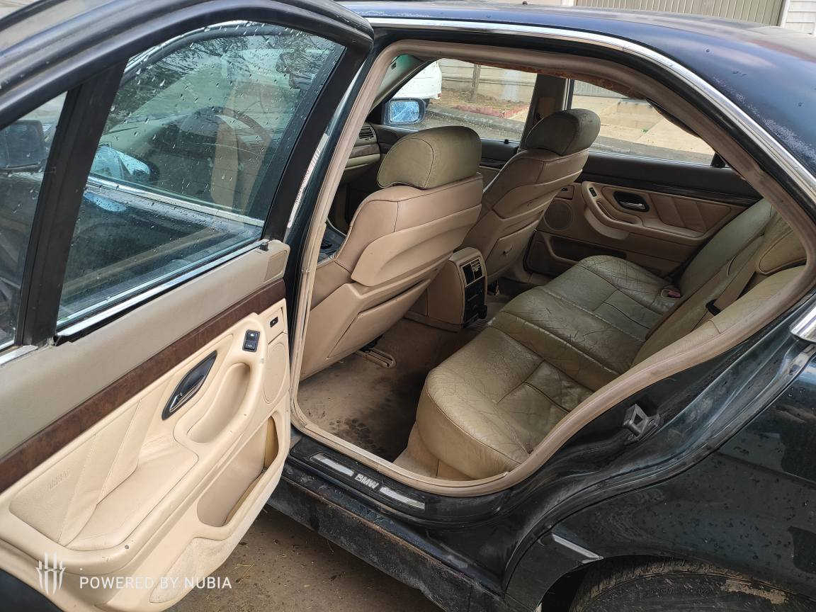 فرۆشتن و گۆڕینەوە 
مۆدێل 1999 بێ دەعم بێ بۆیاخ کوشن جڵد و کارەبا هیتەر ئاوێنە ئەوتۆو کارەبا تەبرید ۲ زۆن سڵایت و ٤ جامکارەبا سیستەمی ساوندی بیلاد  حاسەی دەعامی تەقەو ڕەقەی نیە هەموو گیانی بیلادە ئاڕمێکی لەگەڵە بەس من بە علووج ئەی فرۆشم  
*********** بەس وەتس ئەپی لەسەرە شوێن سلێمانی السليمانية, العراق
