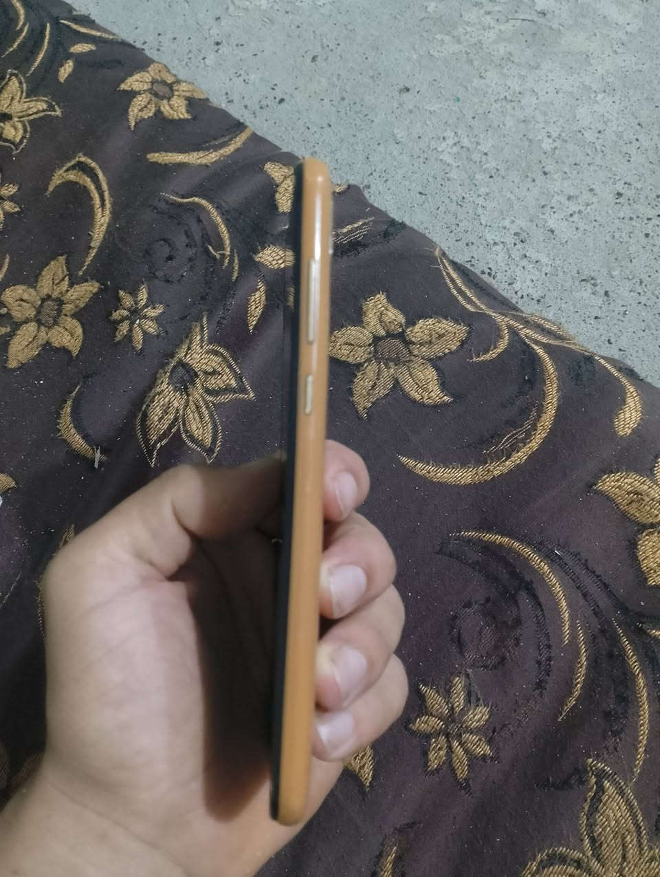 موبايل هواوي واي 5 2019 
ال نضافه 70 
وذاكره 32 
الرام 6 
بس بس فطر بل لسقه مو بل شاشه 
السعر خاص او هاذ رقمي ***********
