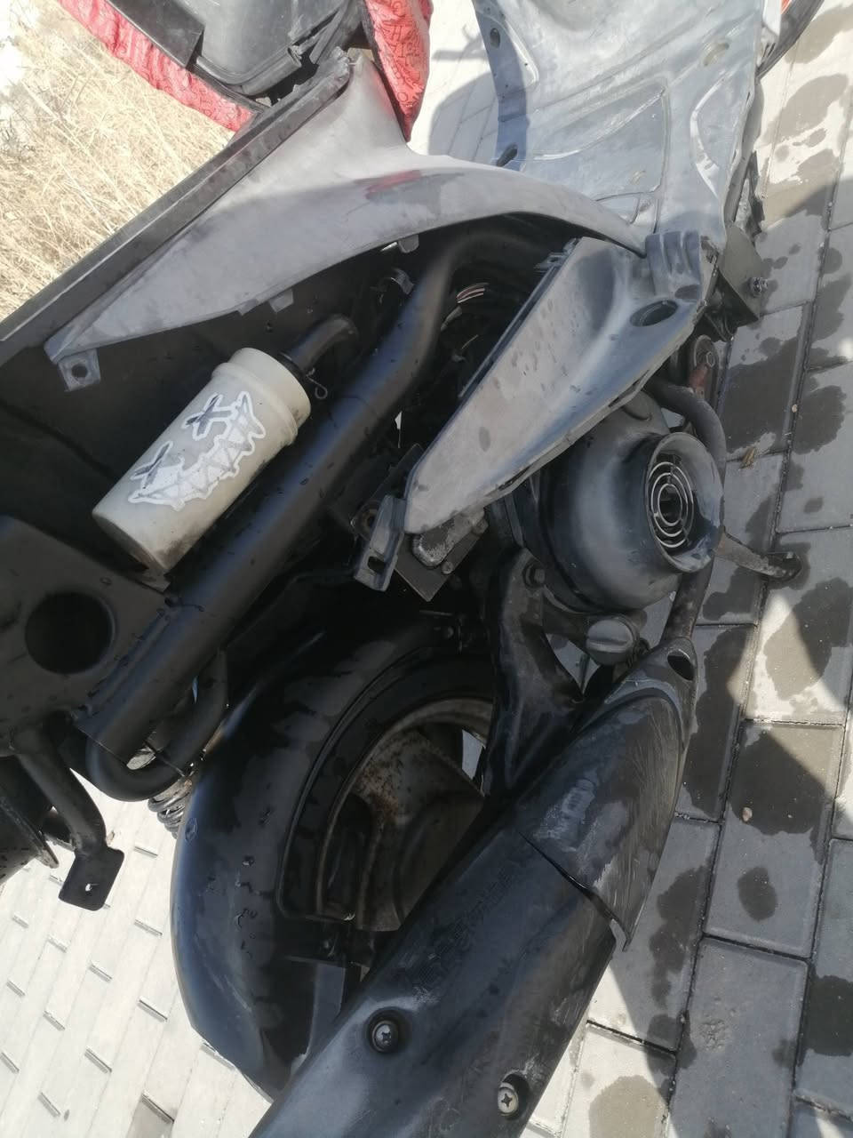 دراجه ماكس قجمه مكينه حاويه ما مفتوحه  المكان قرنه وياهة سله مال حك    سعر 600وبيهة مجال حربيه  هاذ رقمي ***********
